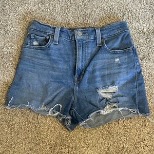 Light Wash Levi Shorts Size 26 High Rise
